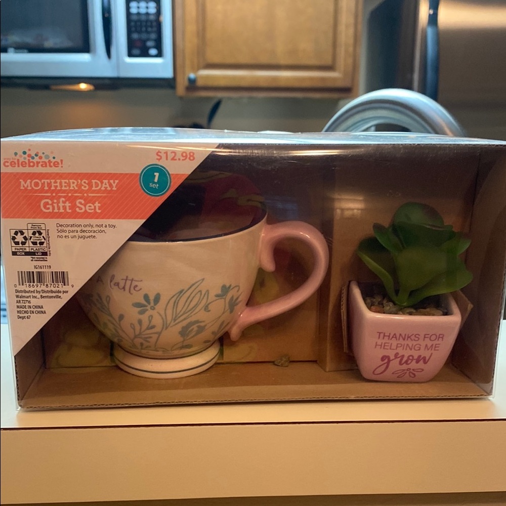 Mother's Day Gift Set with Mug and Planter